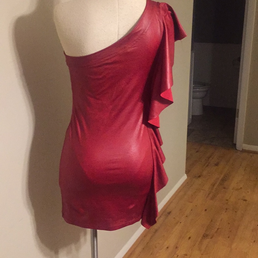 Dress - Picture 3 of 3